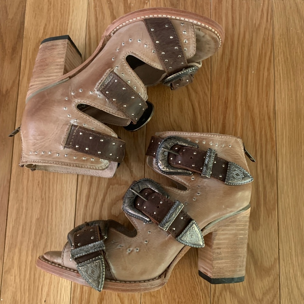 FREEBIRD Violet sandals size 7